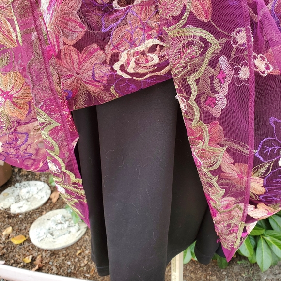 BEIGE BY ECI EMBROIDERED DRESS SIZE XL - Picture 4 of 8